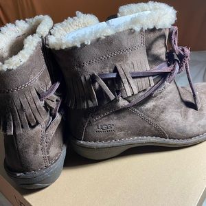 ♥️ UGG GAVIOTA ANKLE SUEDE BOOTS♥️